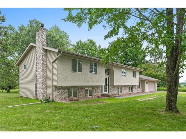 1735 Highway 63, New Richmond, WI 54017