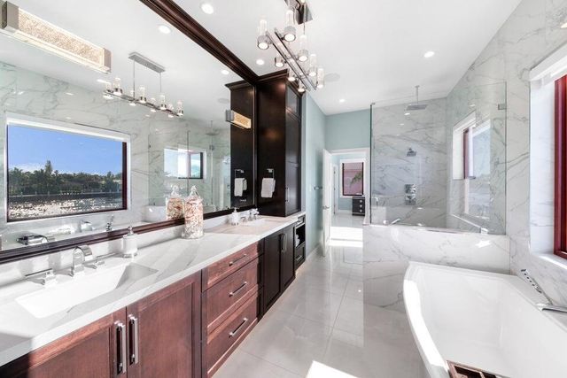 4555 W Tradewinds Avenue, Lauderdale-By-The-Sea, Fort Lauderdale, FL 33308