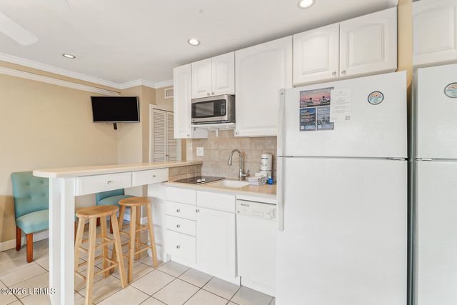 23 S Forest Beach Dr Apt 207, Hilton Head Island, SC 29928