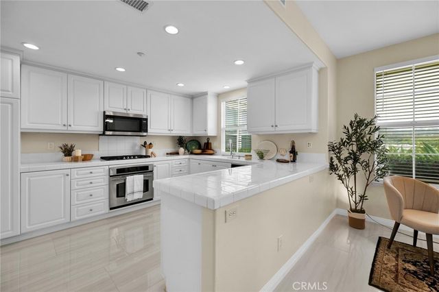 56 Glenalmond, Ladera Ranch, CA 92694