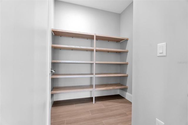 70 AVENIDA VENECCIA 304, Sarasota, FL 34242