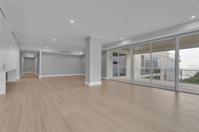 70 AVENIDA VENECCIA 304, Sarasota, FL 34242