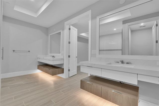 70 AVENIDA VENECCIA 304, Sarasota, FL 34242