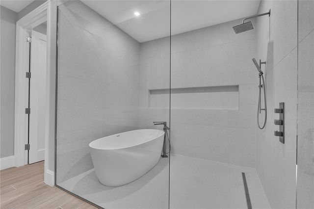 70 AVENIDA VENECCIA 304, Sarasota, FL 34242