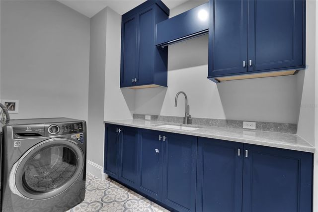 70 AVENIDA VENECCIA 304, Sarasota, FL 34242