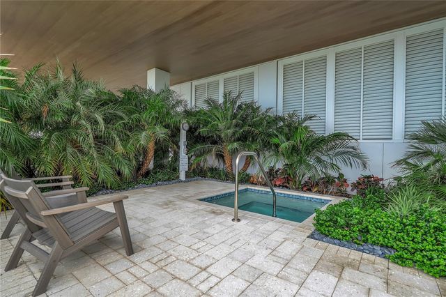 70 AVENIDA VENECCIA 304, Sarasota, FL 34242