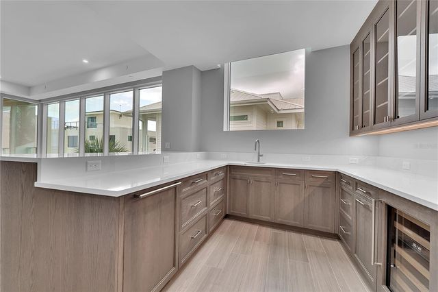 70 AVENIDA VENECCIA 304, Sarasota, FL 34242