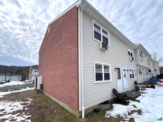 1081 New Haven Road 11J, Naugatuck, CT 06770