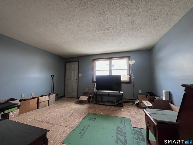 1081 New Haven Road 11J, Naugatuck, CT 06770