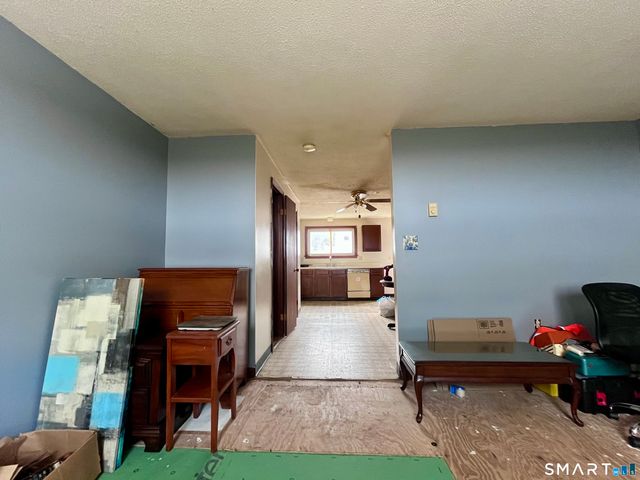 1081 New Haven Road 11J, Naugatuck, CT 06770