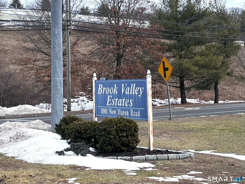 1081 New Haven Road 11J, Naugatuck, CT 06770