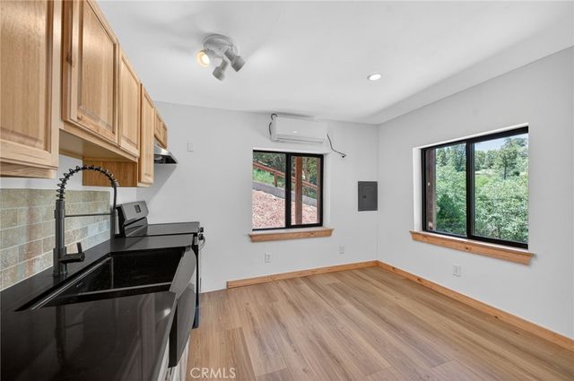 567 Maple Drive, Cedar Glen, CA 92321