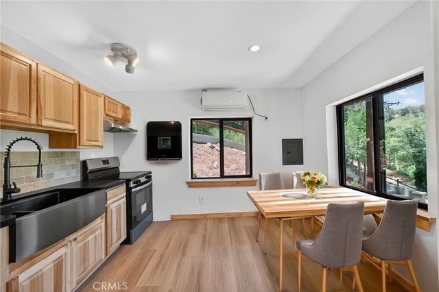 567 Maple Drive, Cedar Glen, CA 92321