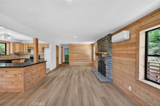 567 Maple Drive, Cedar Glen, CA 92321