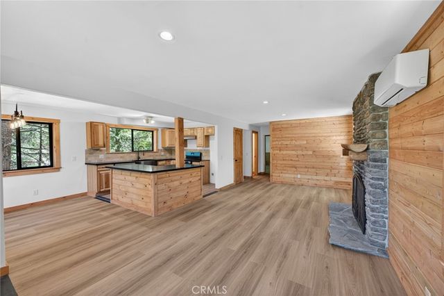 567 Maple Drive, Cedar Glen, CA 92321