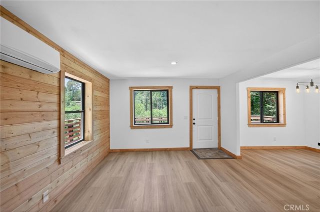 567 Maple Drive, Cedar Glen, CA 92321