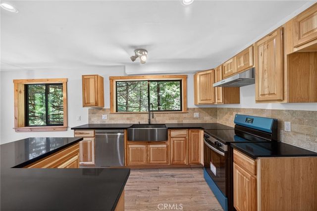 567 Maple Drive, Cedar Glen, CA 92321