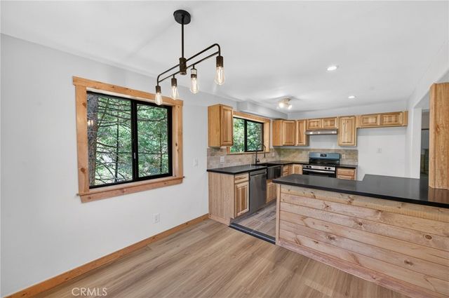567 Maple Drive, Cedar Glen, CA 92321
