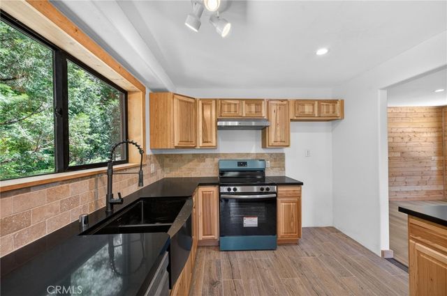 567 Maple Drive, Cedar Glen, CA 92321
