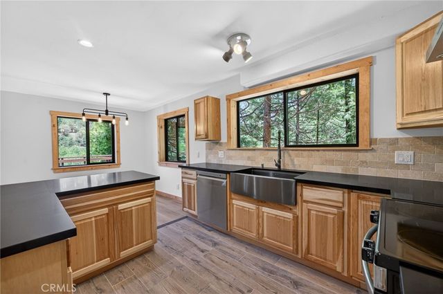 567 Maple Drive, Cedar Glen, CA 92321