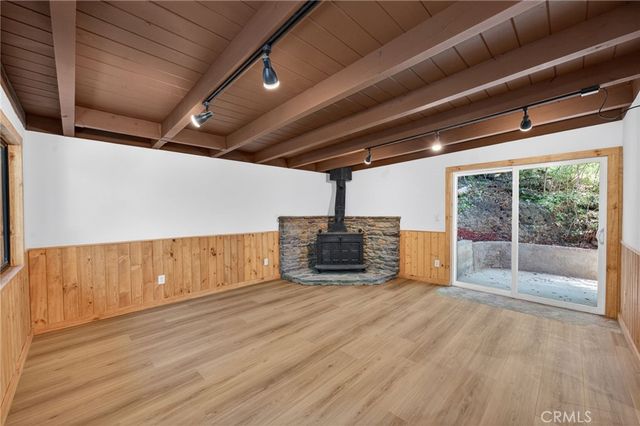 567 Maple Drive, Cedar Glen, CA 92321