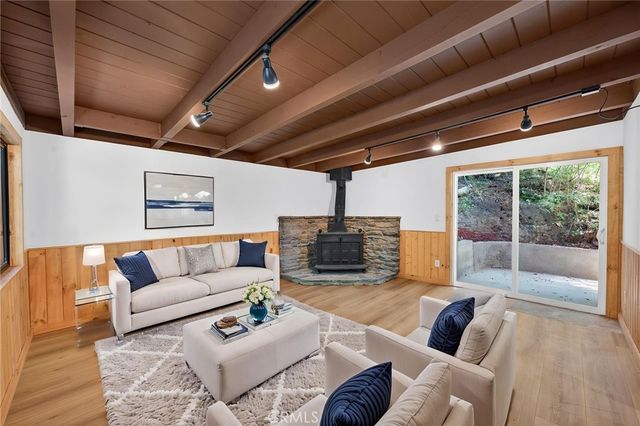 567 Maple Drive, Cedar Glen, CA 92321