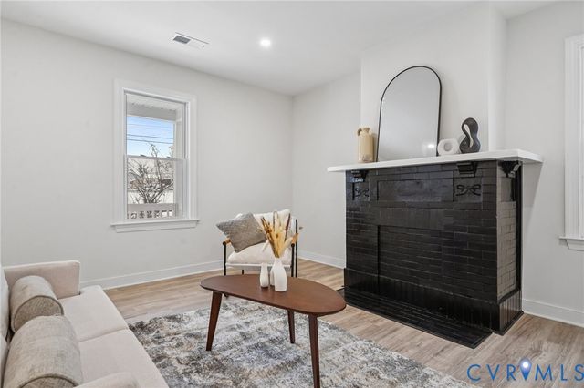 1127 W Washington St, Petersburg, VA 23803