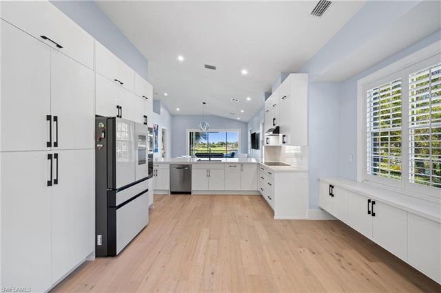 3099 Lancaster DR # 704, Naples, FL 34105