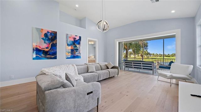 3099 Lancaster DR # 704, Naples, FL 34105