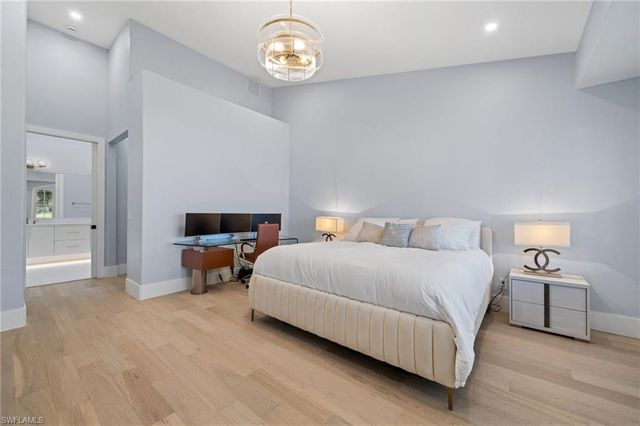 3099 Lancaster DR # 704, Naples, FL 34105