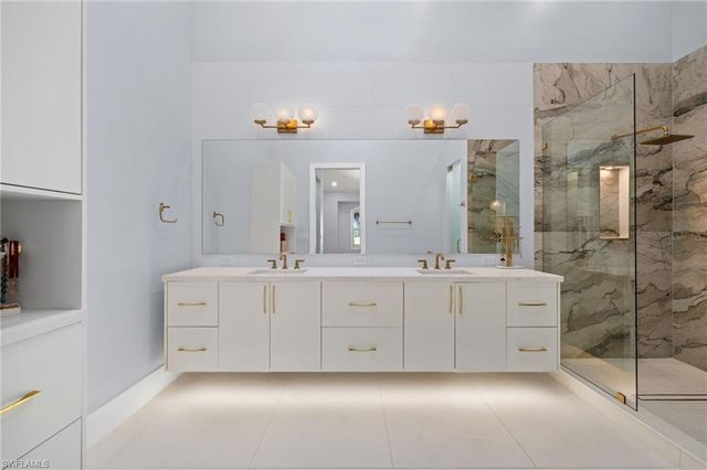 3099 Lancaster DR # 704, Naples, FL 34105