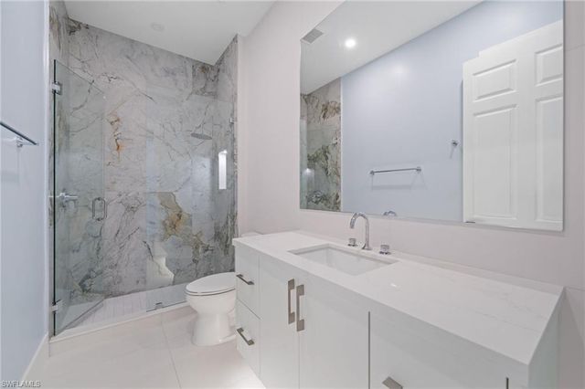 3099 Lancaster DR # 704, Naples, FL 34105