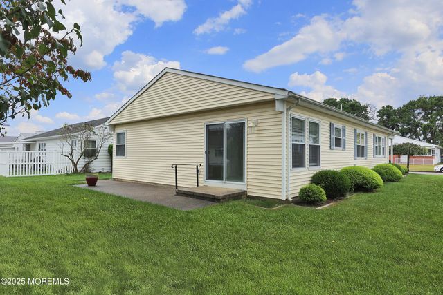 25 Purnell Street, Toms River, NJ 08757