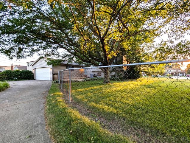 216 Francisridge Drive, Delhi Twp, OH 45238
