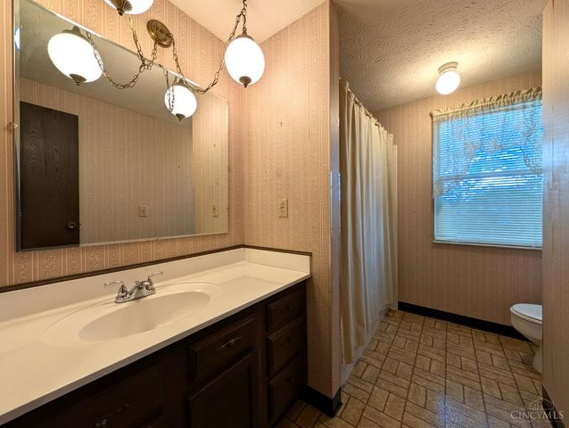 216 Francisridge Drive, Delhi Twp, OH 45238