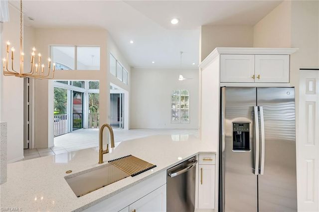 1580 Clermont DR L-202, Naples, FL 34109