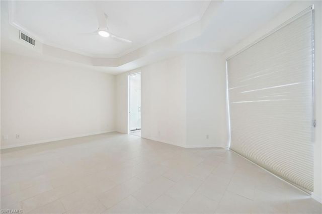 1580 Clermont DR L-202, Naples, FL 34109