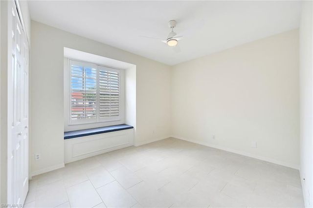 1580 Clermont DR L-202, Naples, FL 34109