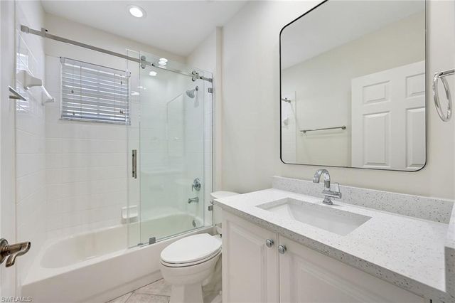 1580 Clermont DR L-202, Naples, FL 34109