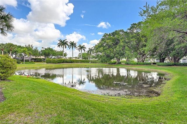 1580 Clermont DR L-202, Naples, FL 34109