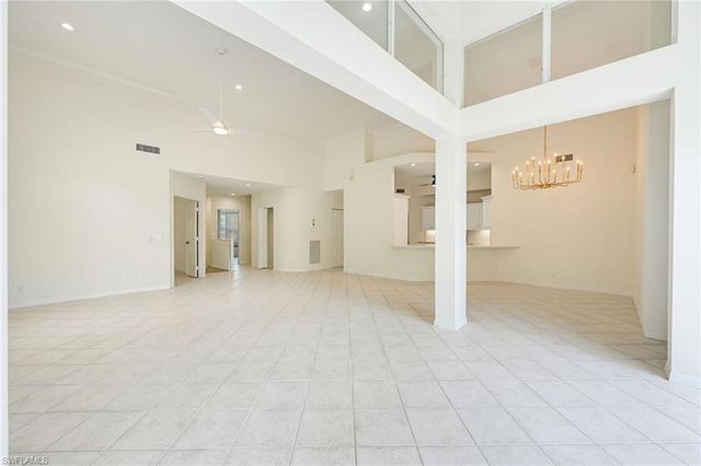 1580 Clermont DR L-202, Naples, FL 34109