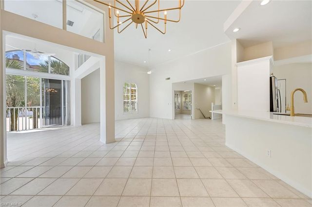 1580 Clermont DR L-202, Naples, FL 34109