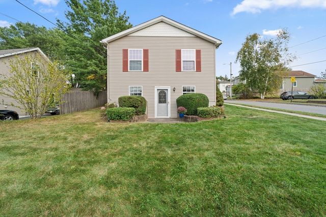 8 Oxford St, Chicopee, MA 01020