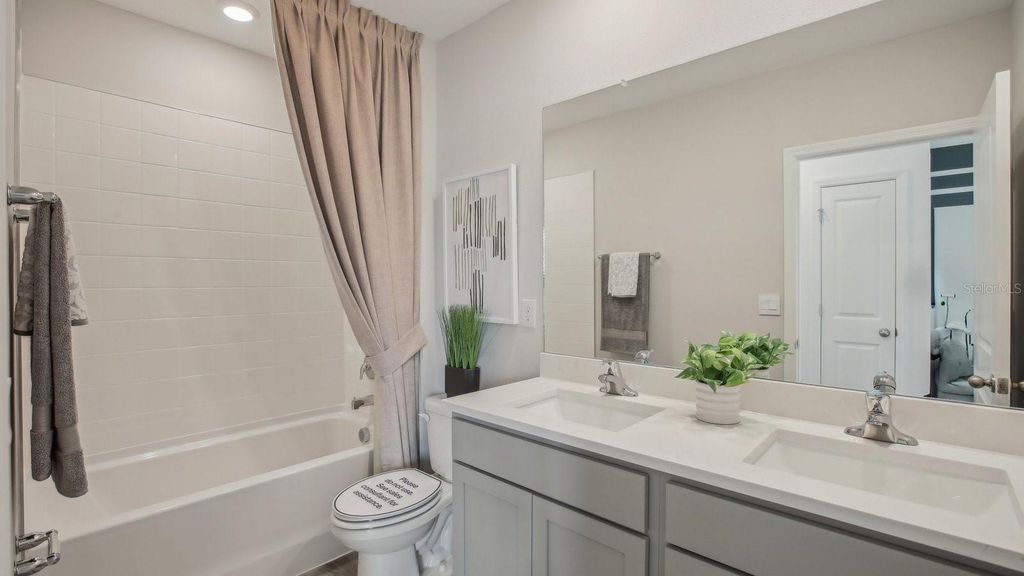 Image 24 of property listing at 8312 RIVERBEND RISE LANE, Tampa, FL 33619