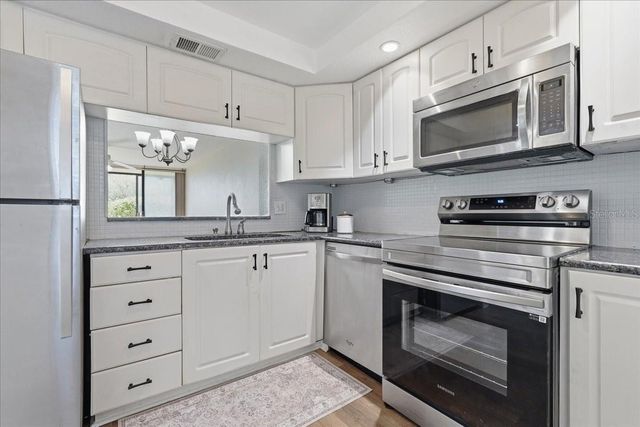 2616 COVE CAY DRIVE 105, Clearwater, FL 33760