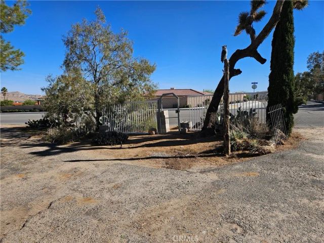 7990 Acoma, Yucca Valley, CA 92284