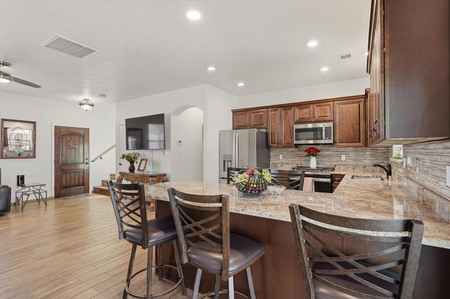 503 Martinez Drive NE, Albuquerque, NM 87102