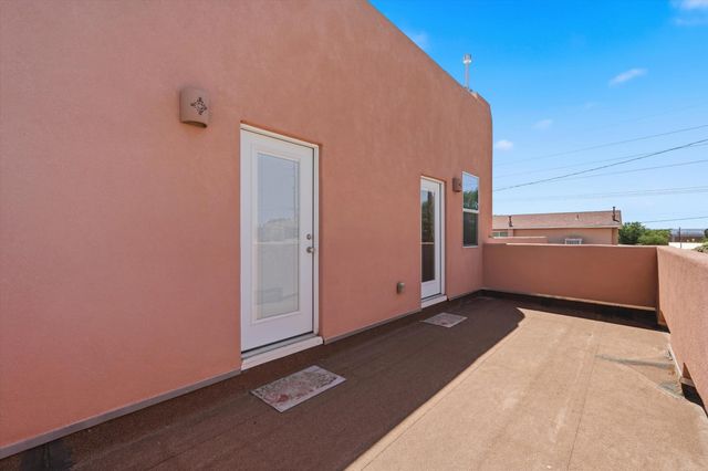 503 Martinez Drive NE, Albuquerque, NM 87102
