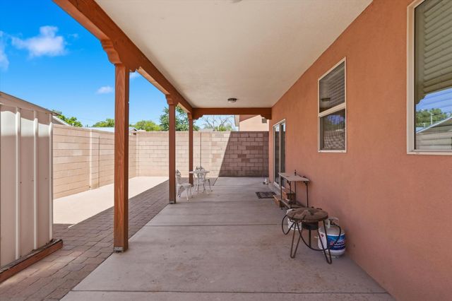 503 Martinez Drive NE, Albuquerque, NM 87102