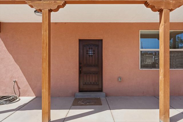 503 Martinez Drive NE, Albuquerque, NM 87102